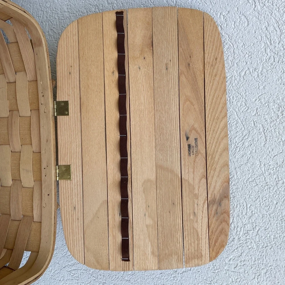 Vintage Basketville Pitney Vermont Picnic Basket